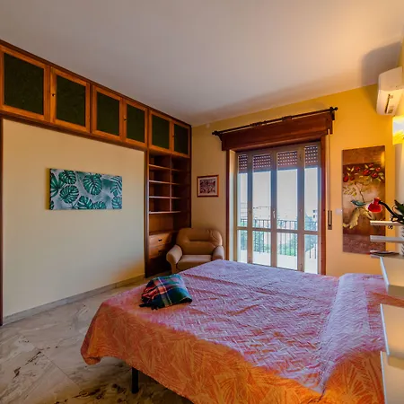 Guesthost - La Terrazza Di Siracusa - Roomy And Bright Flat * سيراكوزا