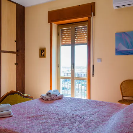 Guesthost - La Terrazza Di Siracusa - Roomy And Bright Flat شقة سيراكوزا